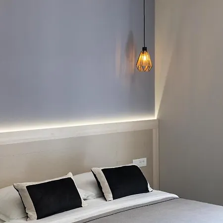 Πανσιόν And Lejletul Ντουμπρόβνικ